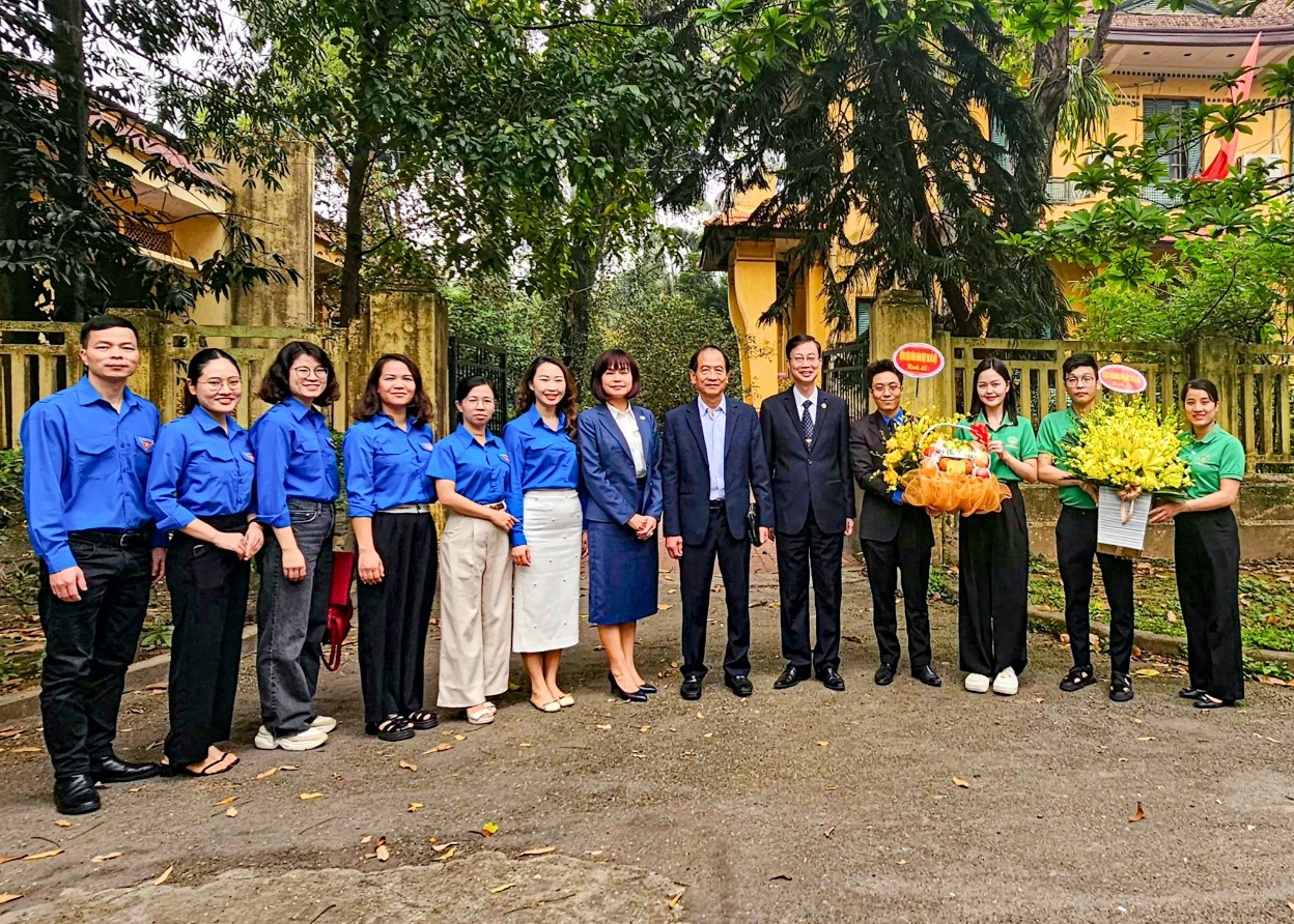 DÂNG HƯƠNG TƯỞNG NIỆM ĐẠI TƯỚNG VÕ NGUYÊN GIÁP
